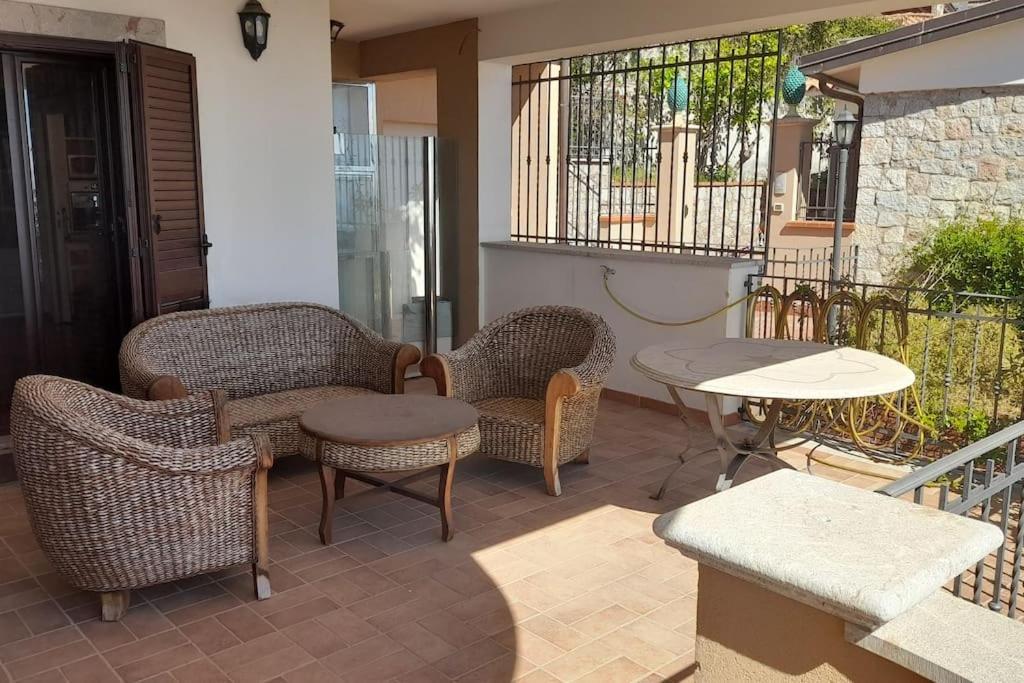 Fontana Vecchia Apartment *